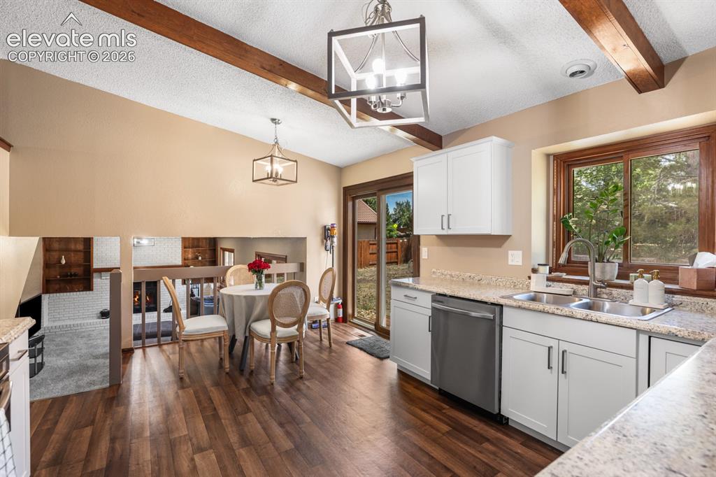 Image 14 of 48: Kitchen