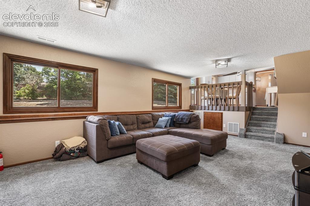 Image 34 of 48: Family Room