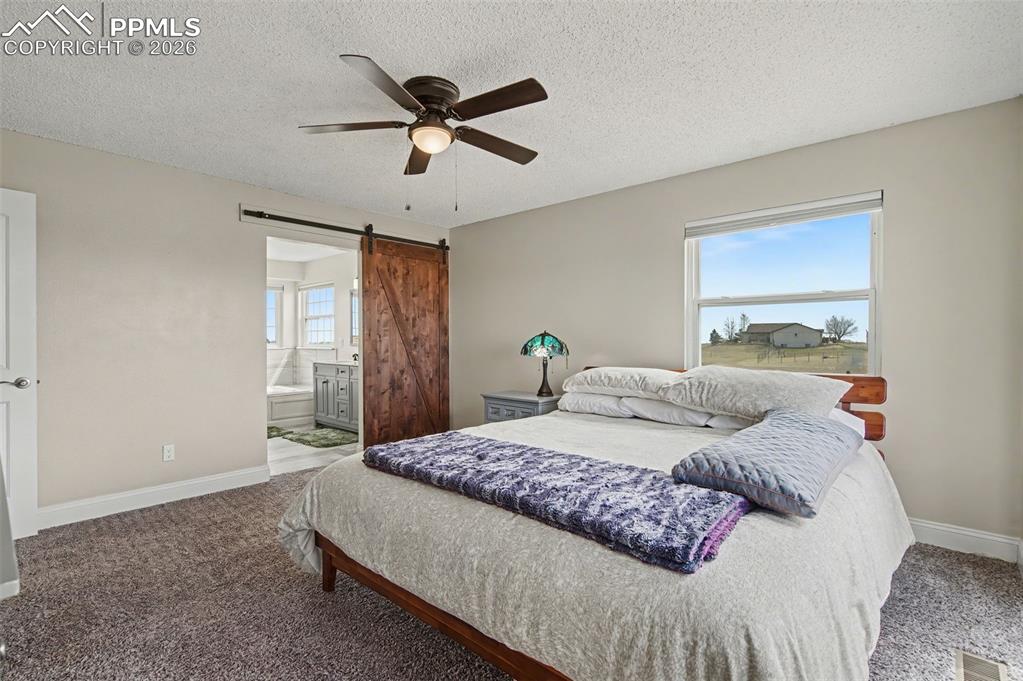 Image 17 of 44: Bedroom