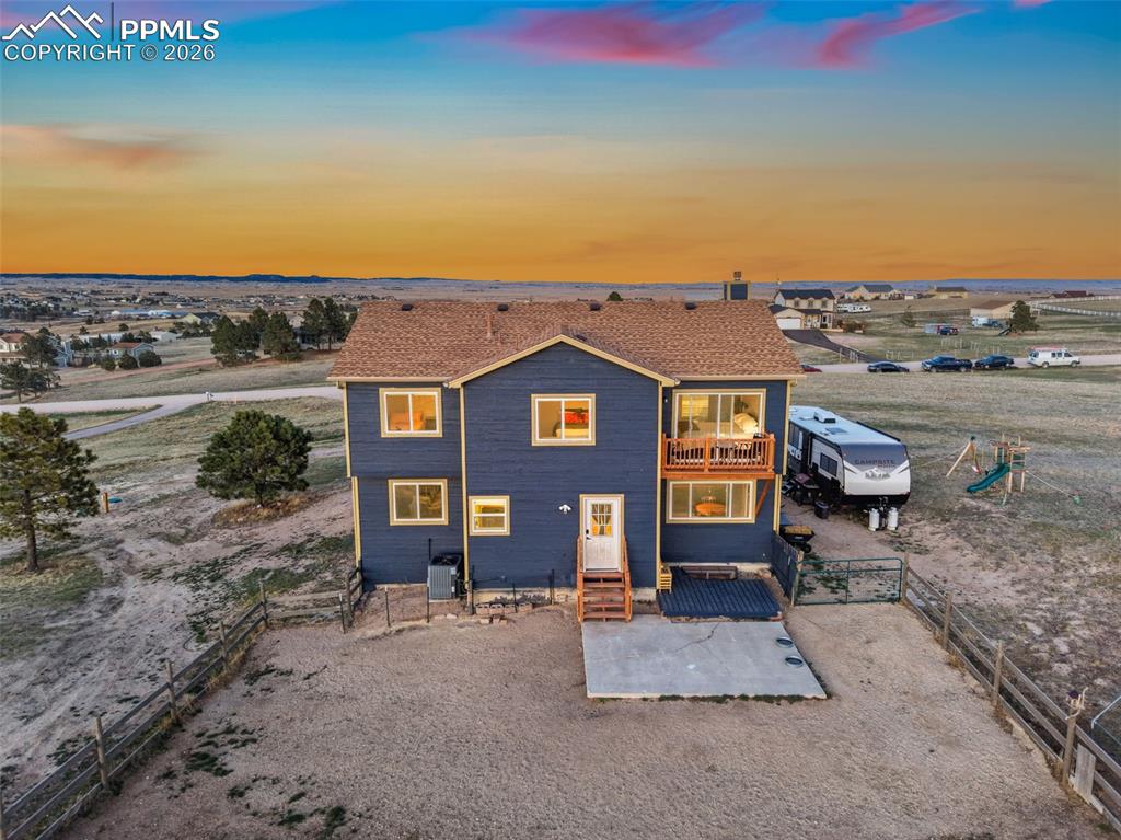 Image 34 of 44: Back of Structure