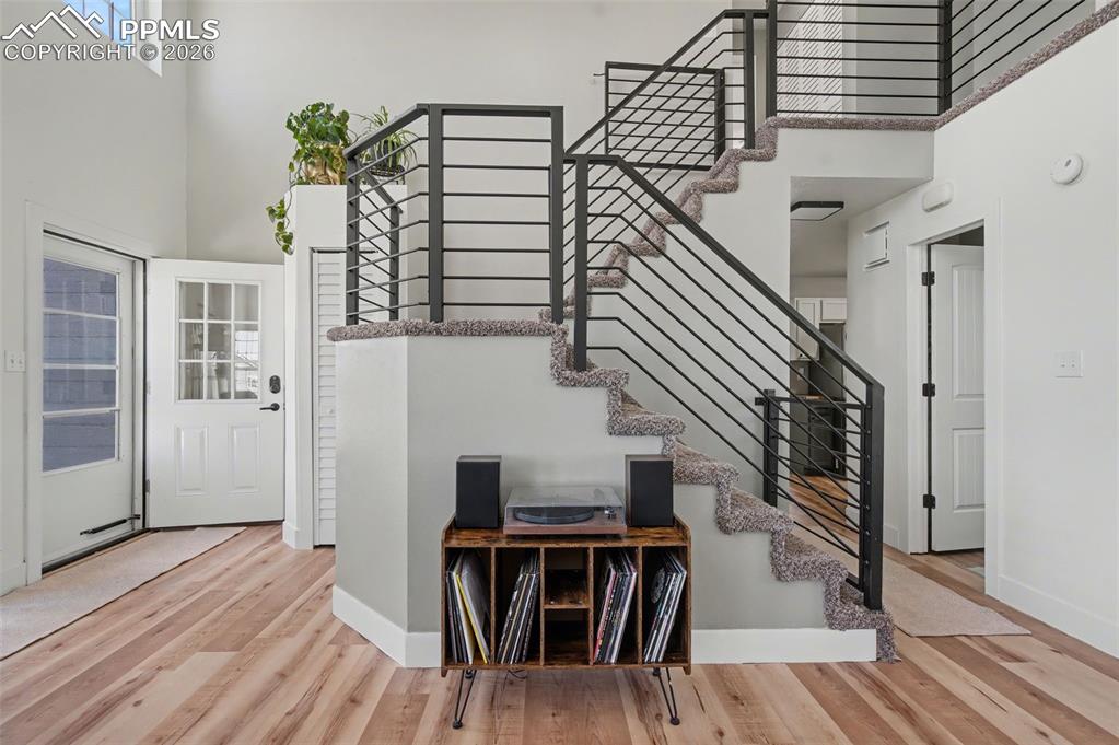 Image 7 of 44: Entry