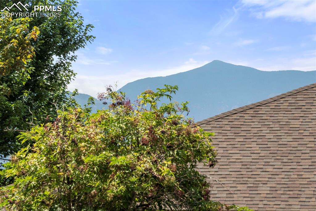 Image 16 of 24: View of mountain backdrop