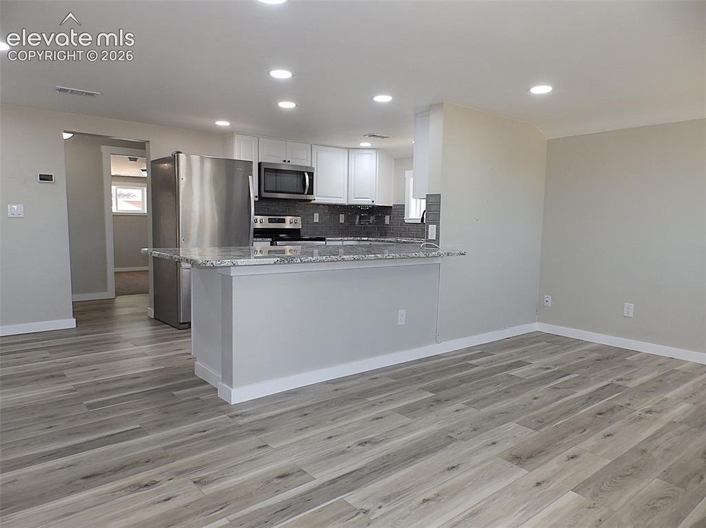 Image 2 of 17: Kitchen