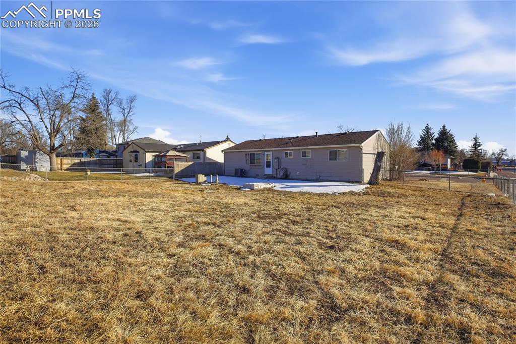 Image 20 of 21: Back of Structure