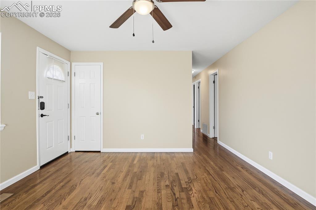 Image 5 of 21: Entry