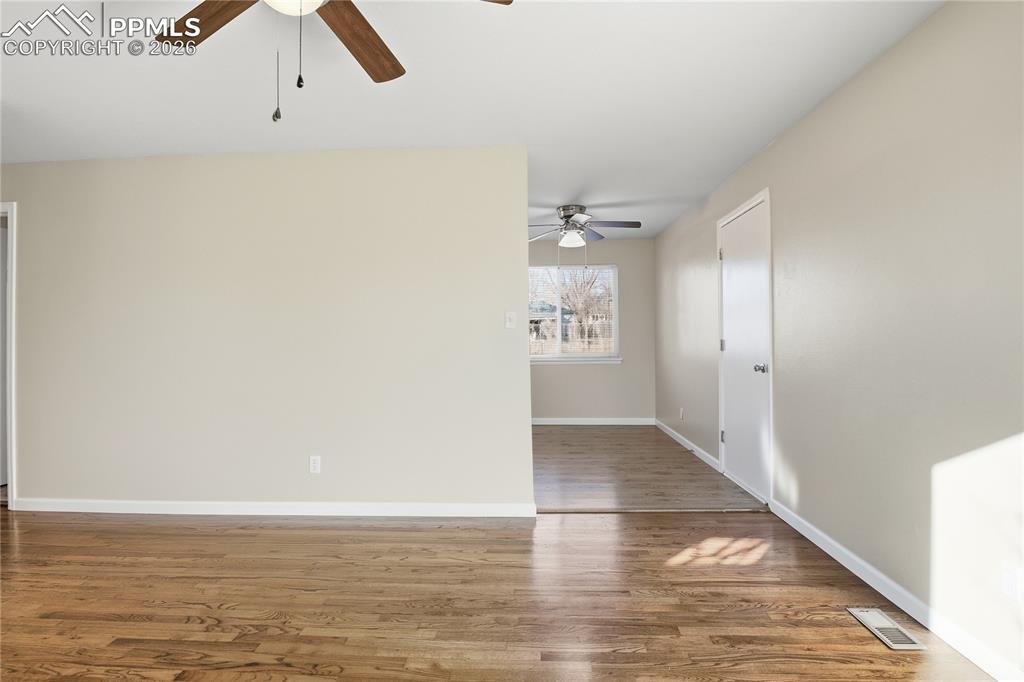 Image 6 of 21: Kitchen