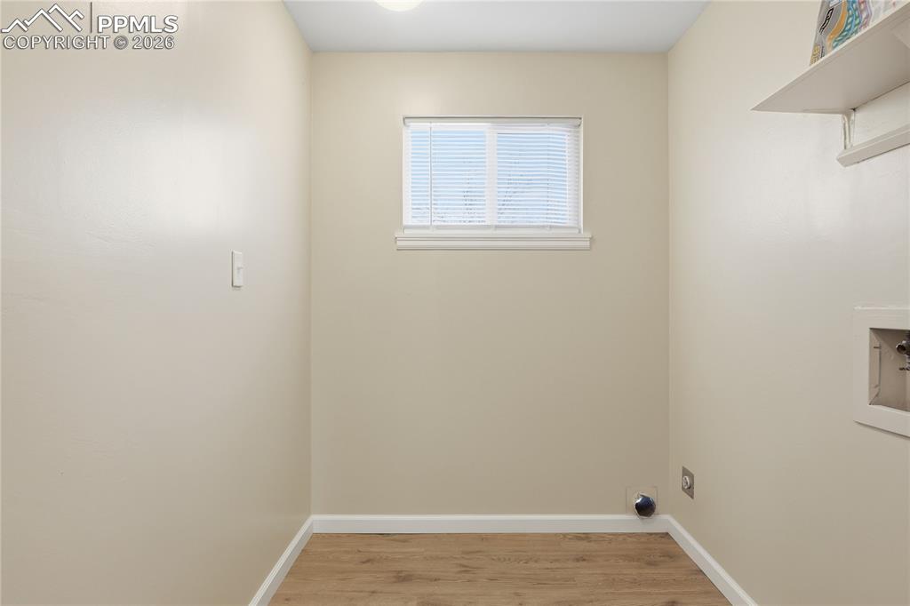 Image 8 of 21: Laundry