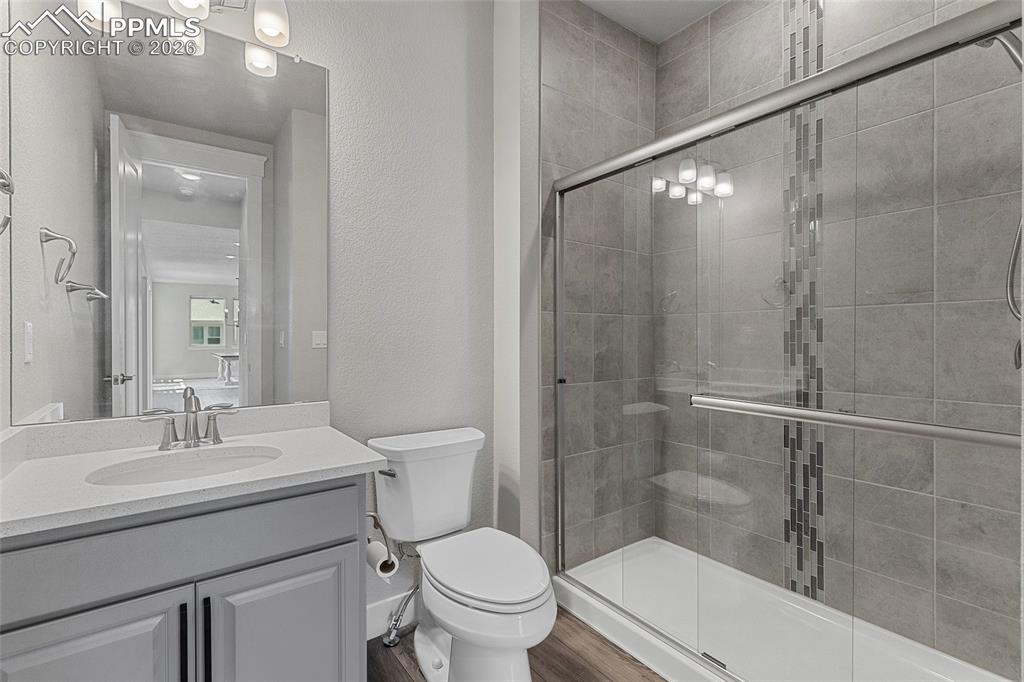 Image 23 of 50: Bathroom