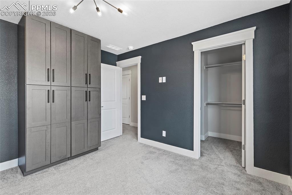 Image 30 of 50: Bedroom