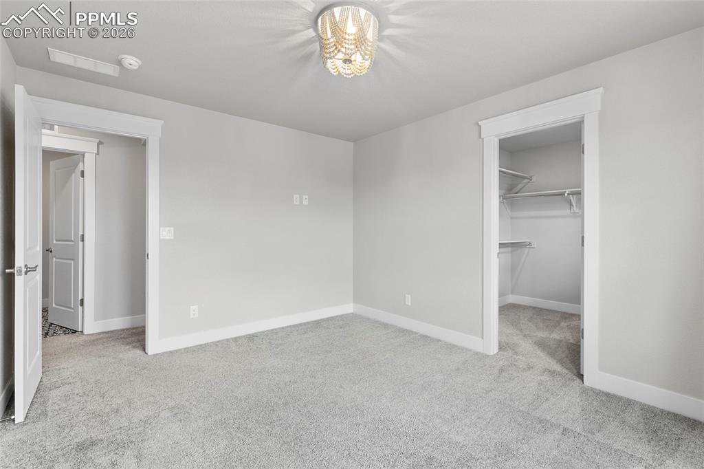 Image 34 of 50: Bedroom