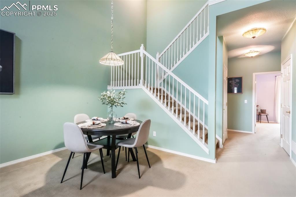 Image 11 of 50: Dining Room