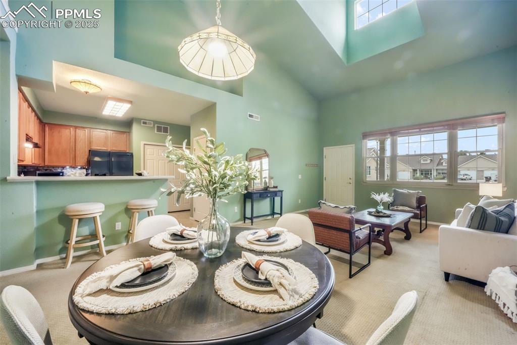 Image 12 of 50: Dining Room