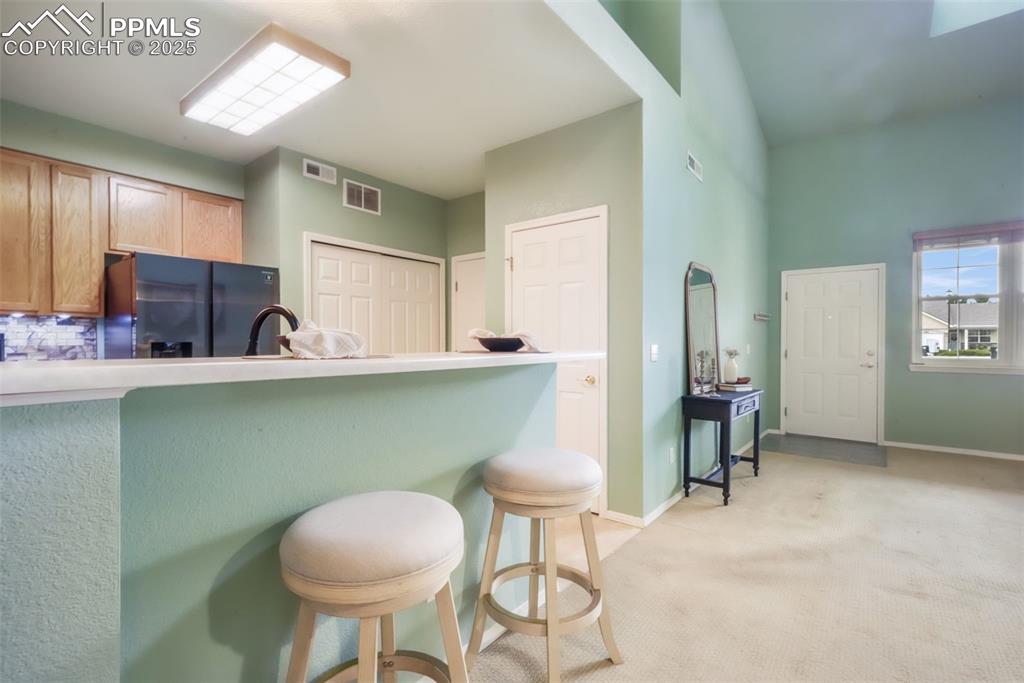 Image 16 of 50: Kitchen