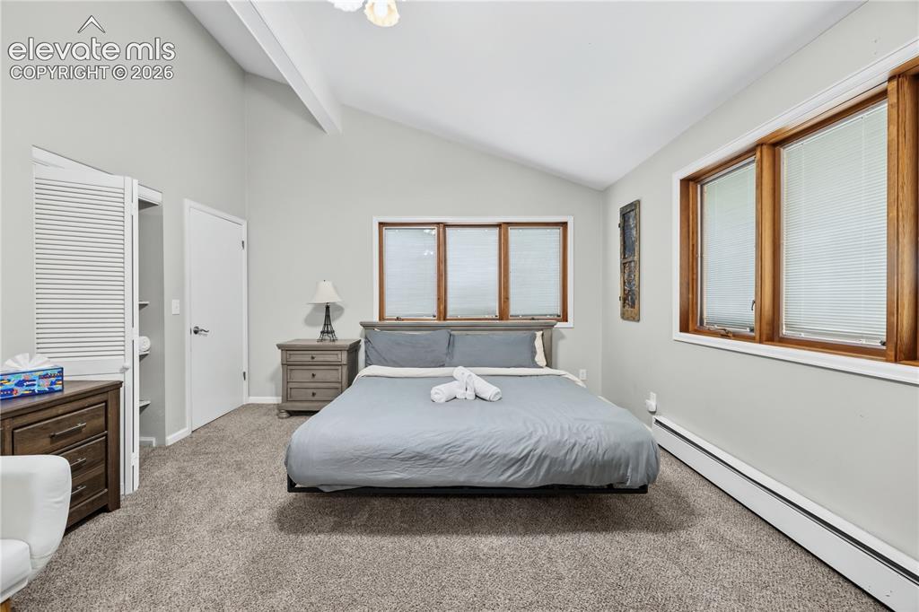 Image 17 of 37: Bedroom