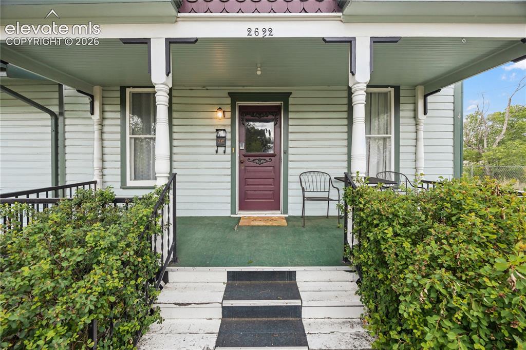 Image 4 of 37: Entry