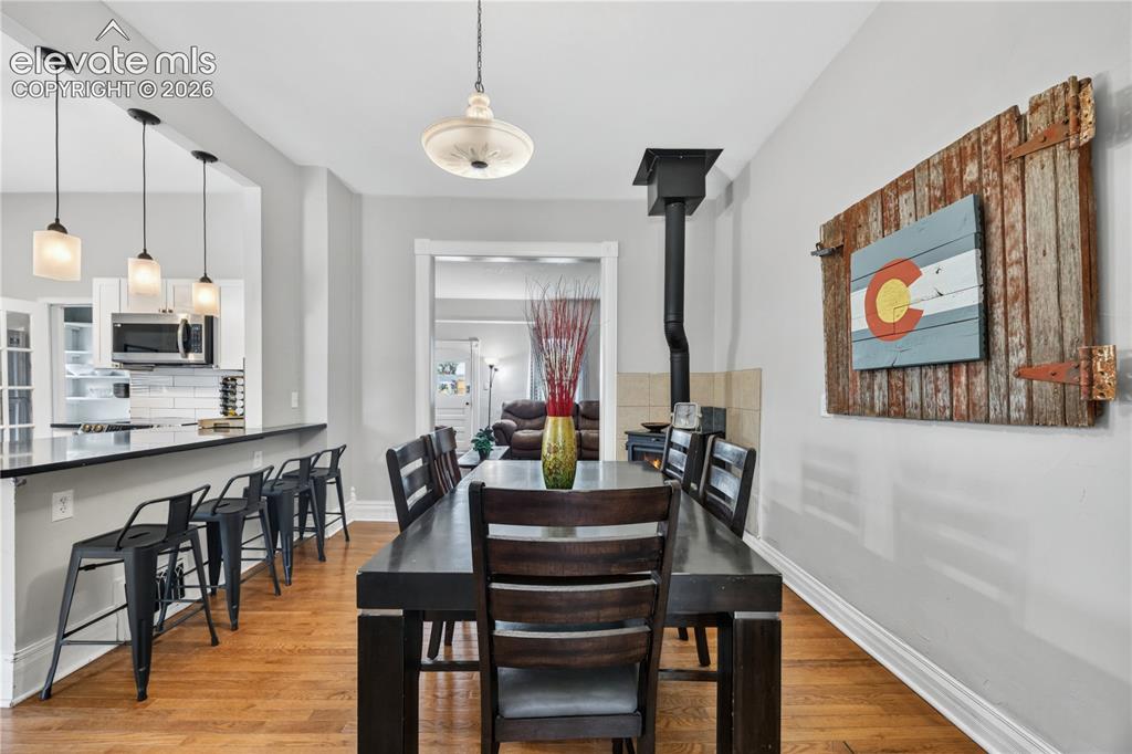Image 9 of 37: Dining Area