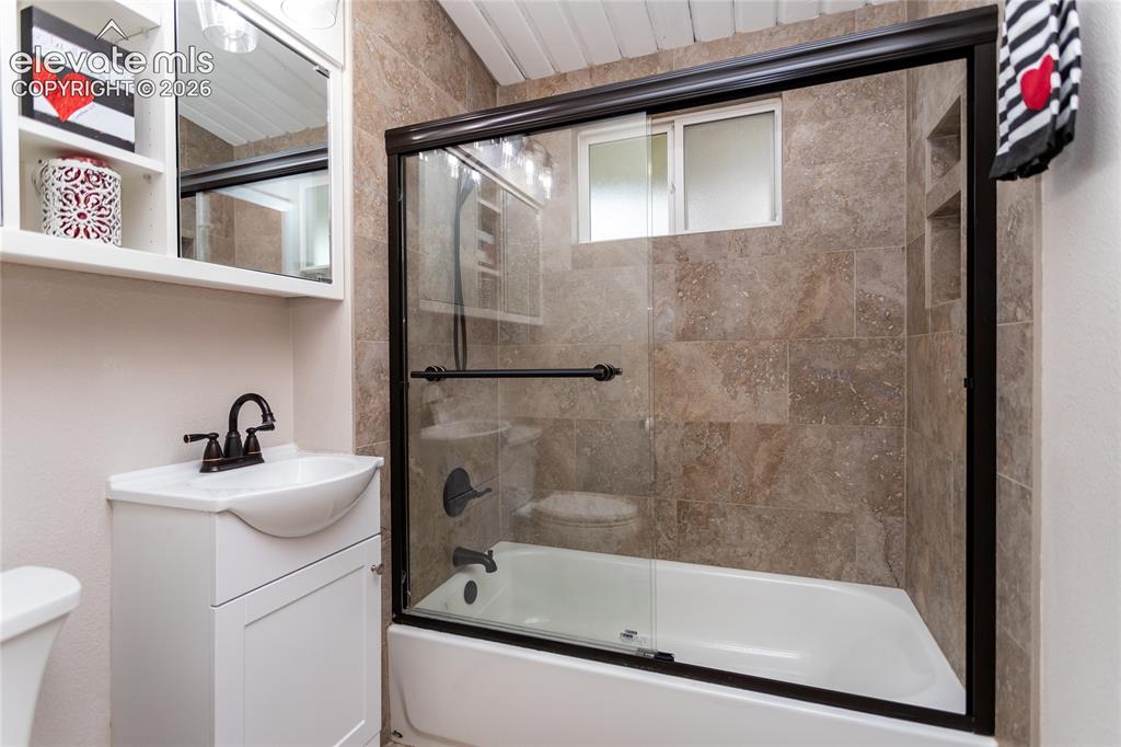 Image 16 of 40: Newly remodeled bathroom