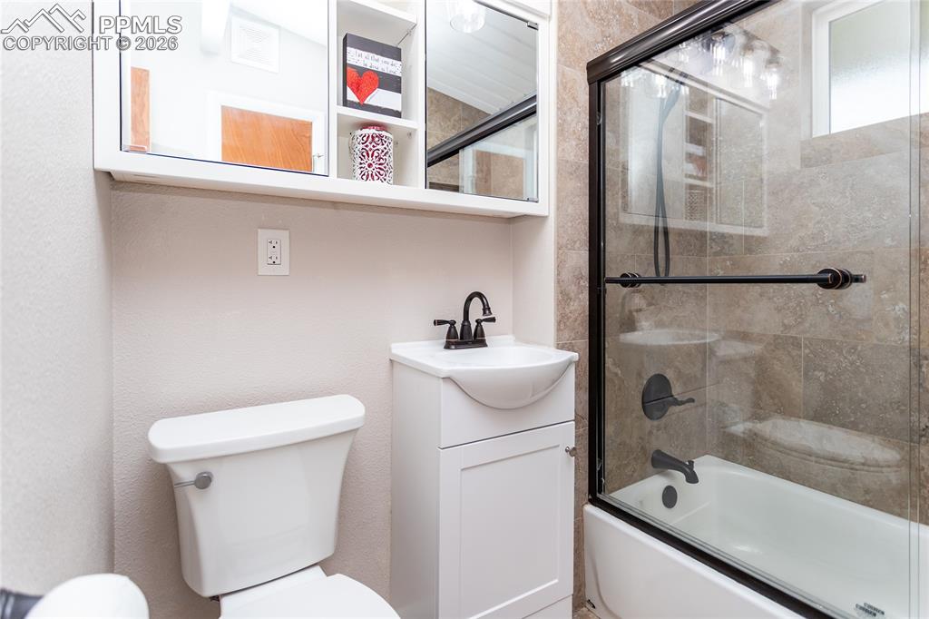 Image 21 of 36: Newly remodeled bathroom