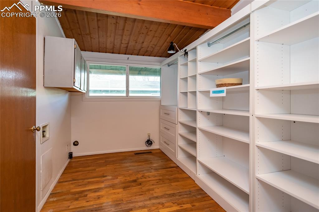 Image 23 of 36: Was used as a laundry room and office.