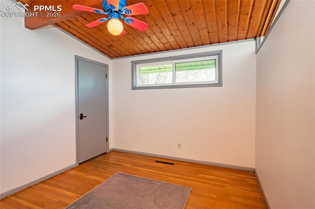 Image 28 of 36: Second bedroom