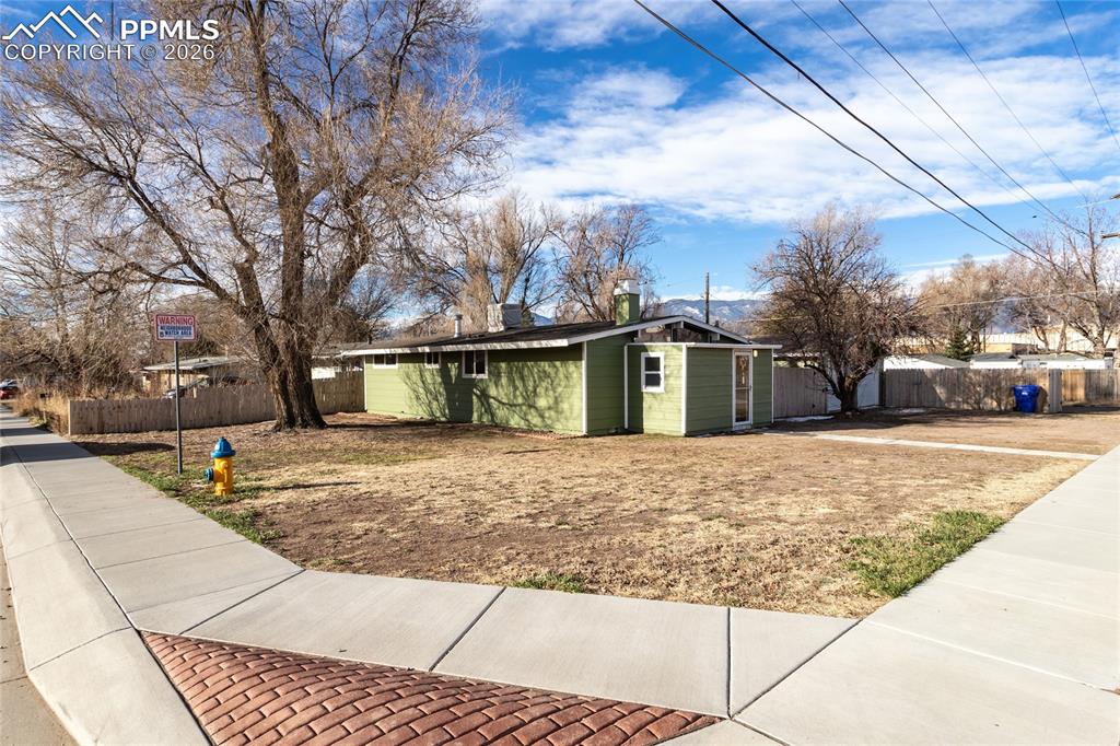 Image 5 of 36: Corner Lot