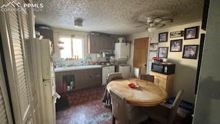 Image 15 of 31: Kitchen