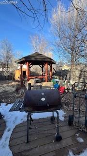 Image 21 of 31: Deck