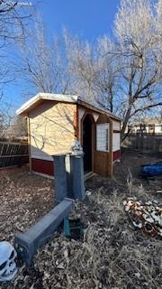 Image 25 of 31: Side of Structure