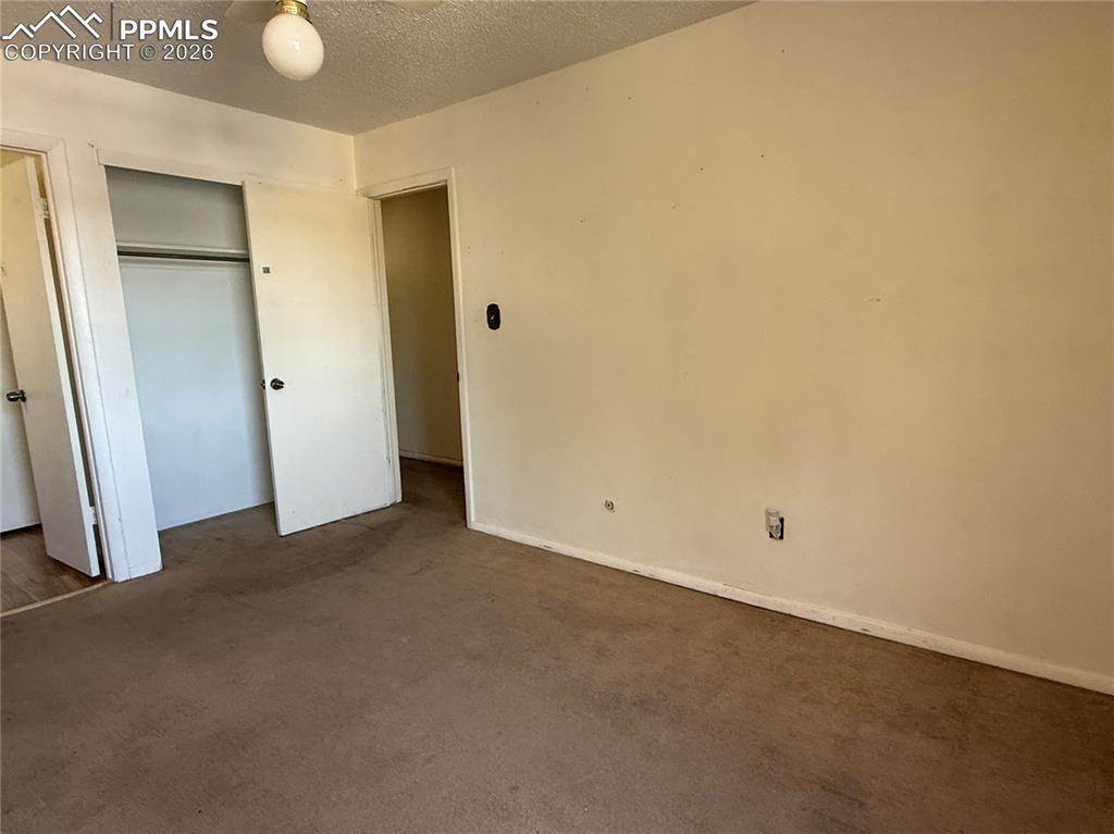 Image 11 of 21: Bedroom