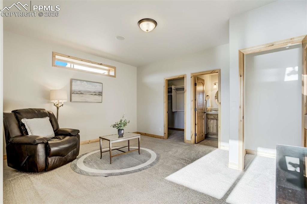 Image 33 of 46: Bedroom