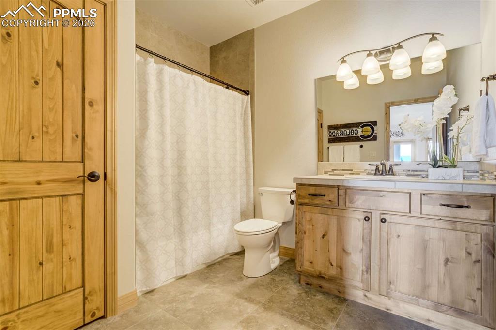 Image 36 of 46: Bathroom