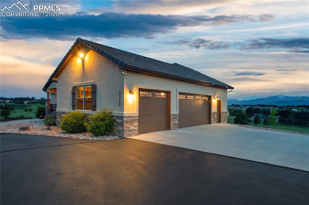 Image 4 of 46: Side of Structure