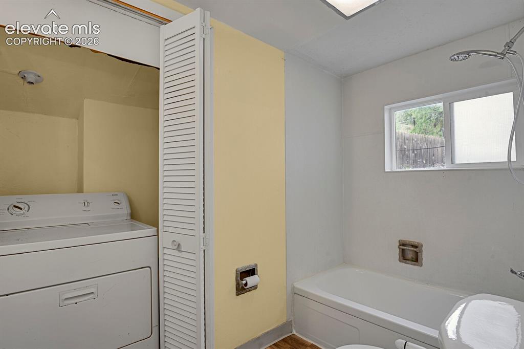 Image 15 of 29: Bathroom