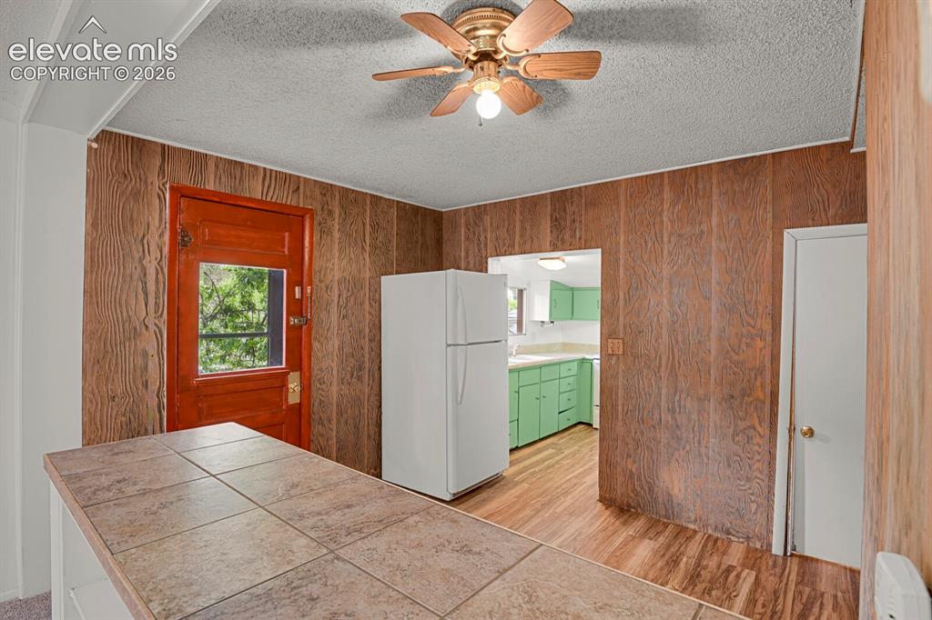 Image 4 of 29: Kitchen