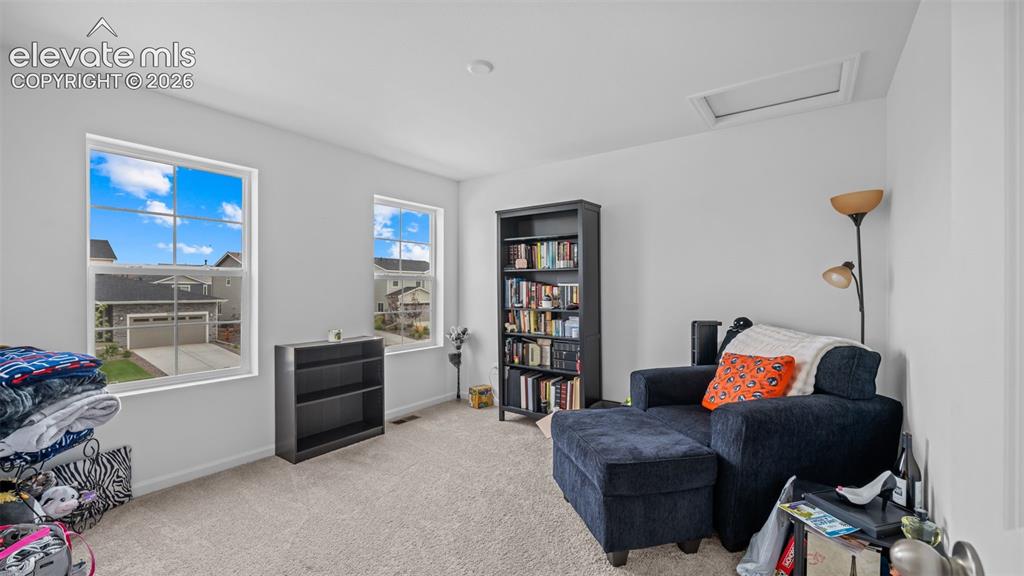 Image 19 of 33: Sitting Room