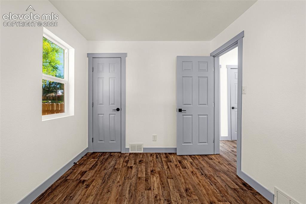 Image 9 of 21: Bedroom