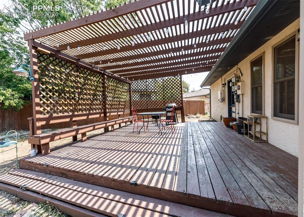 Image 42 of 48: Deck
