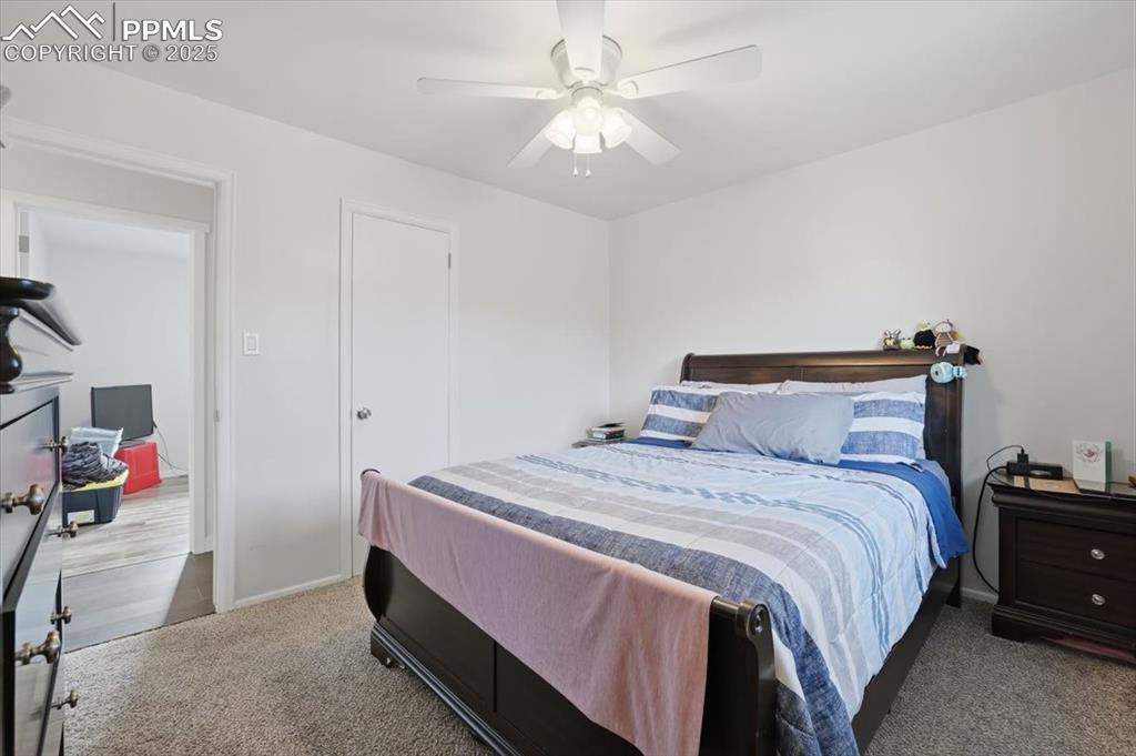 Image 13 of 24: Bedroom