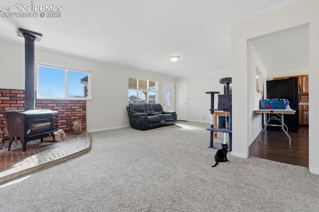 Image 6 of 24: Living Room