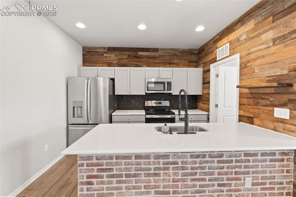 Image 11 of 48: Kitchen