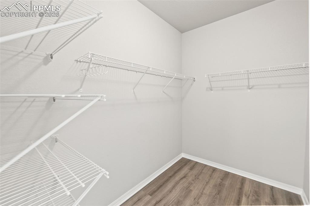 Image 24 of 48: Closet