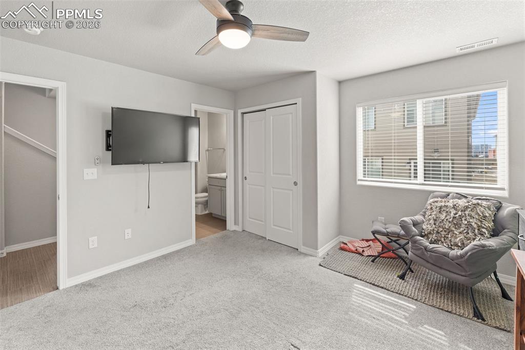 Image 26 of 48: Sitting Room