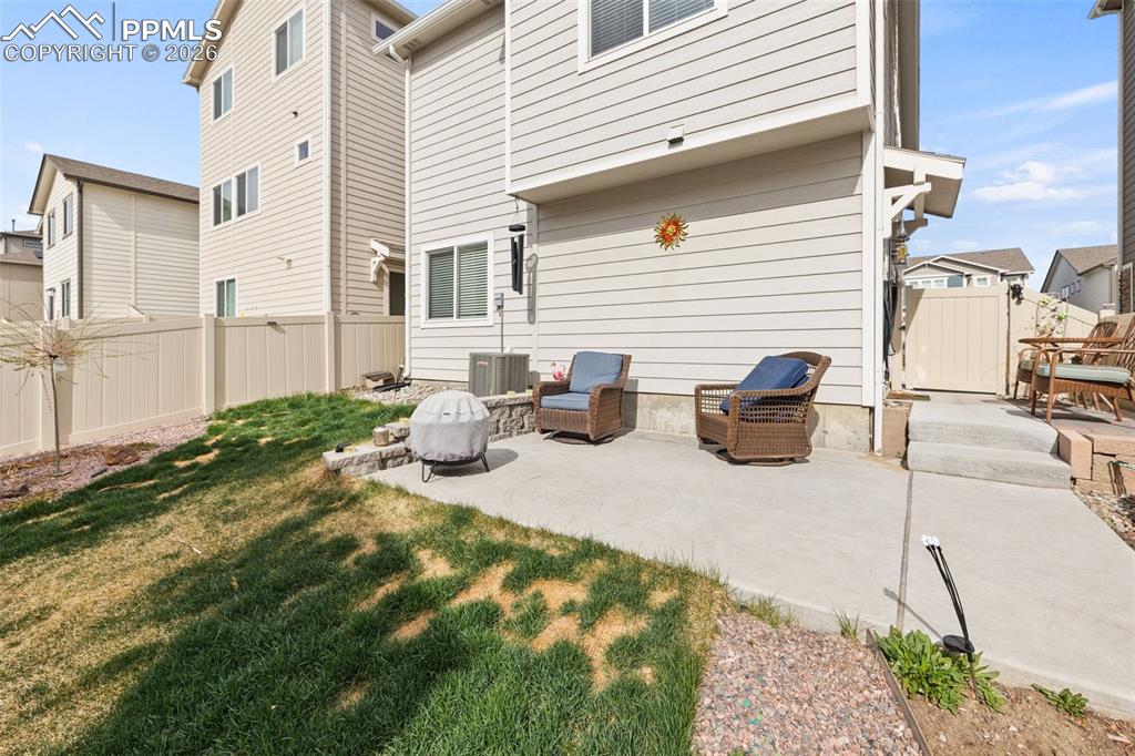 Image 32 of 48: Back of Structure