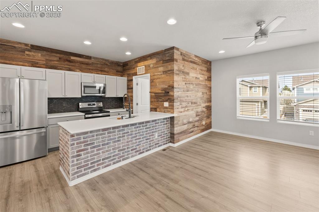 Image 6 of 48: Kitchen