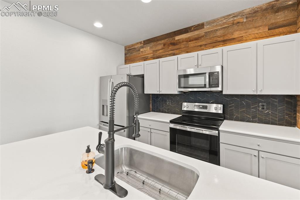 Image 8 of 48: Kitchen