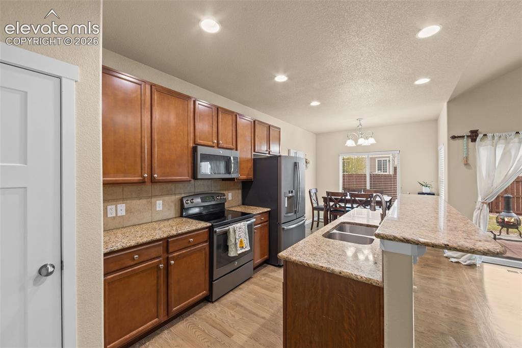 Image 11 of 35: Kitchen
