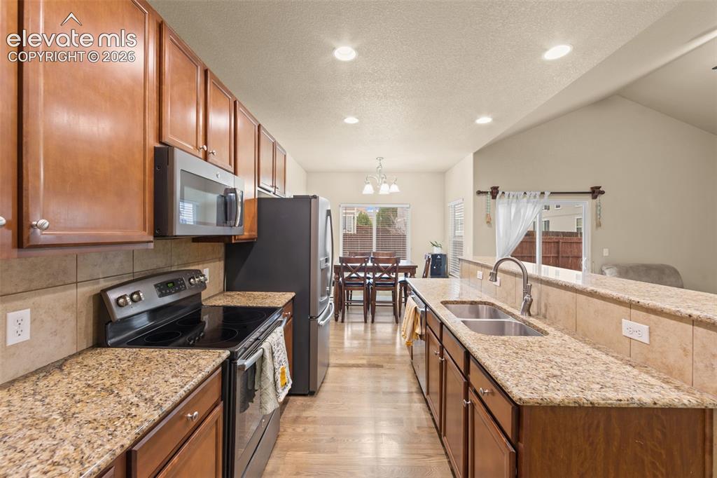 Image 13 of 35: Kitchen