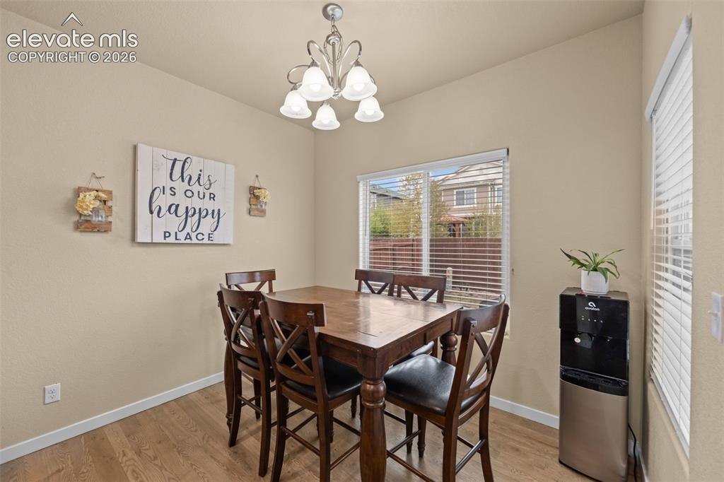Image 15 of 35: Dining Area