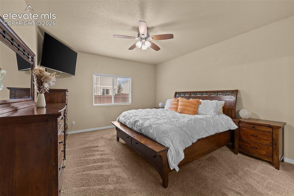 Image 5 of 35: Bedroom