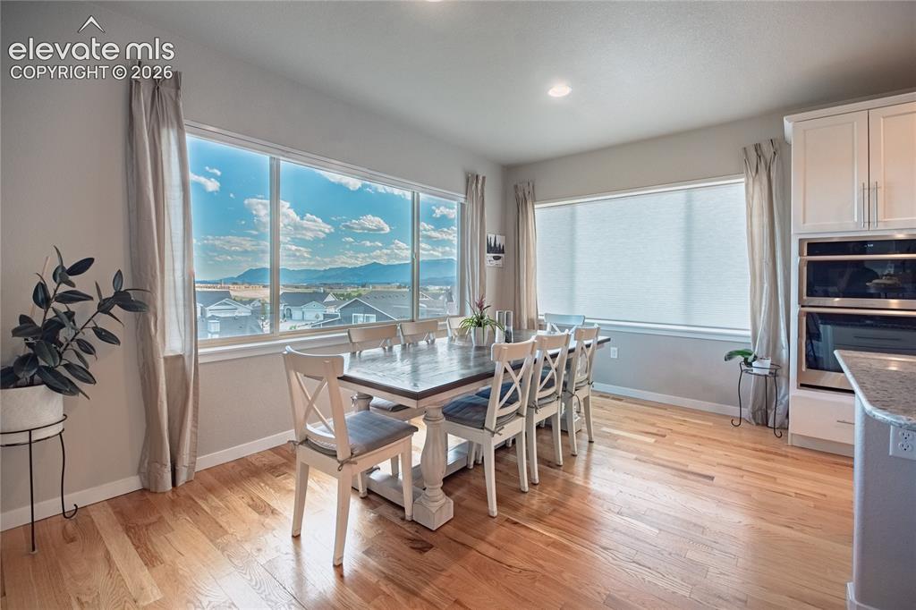 Image 13 of 45: Dining Area